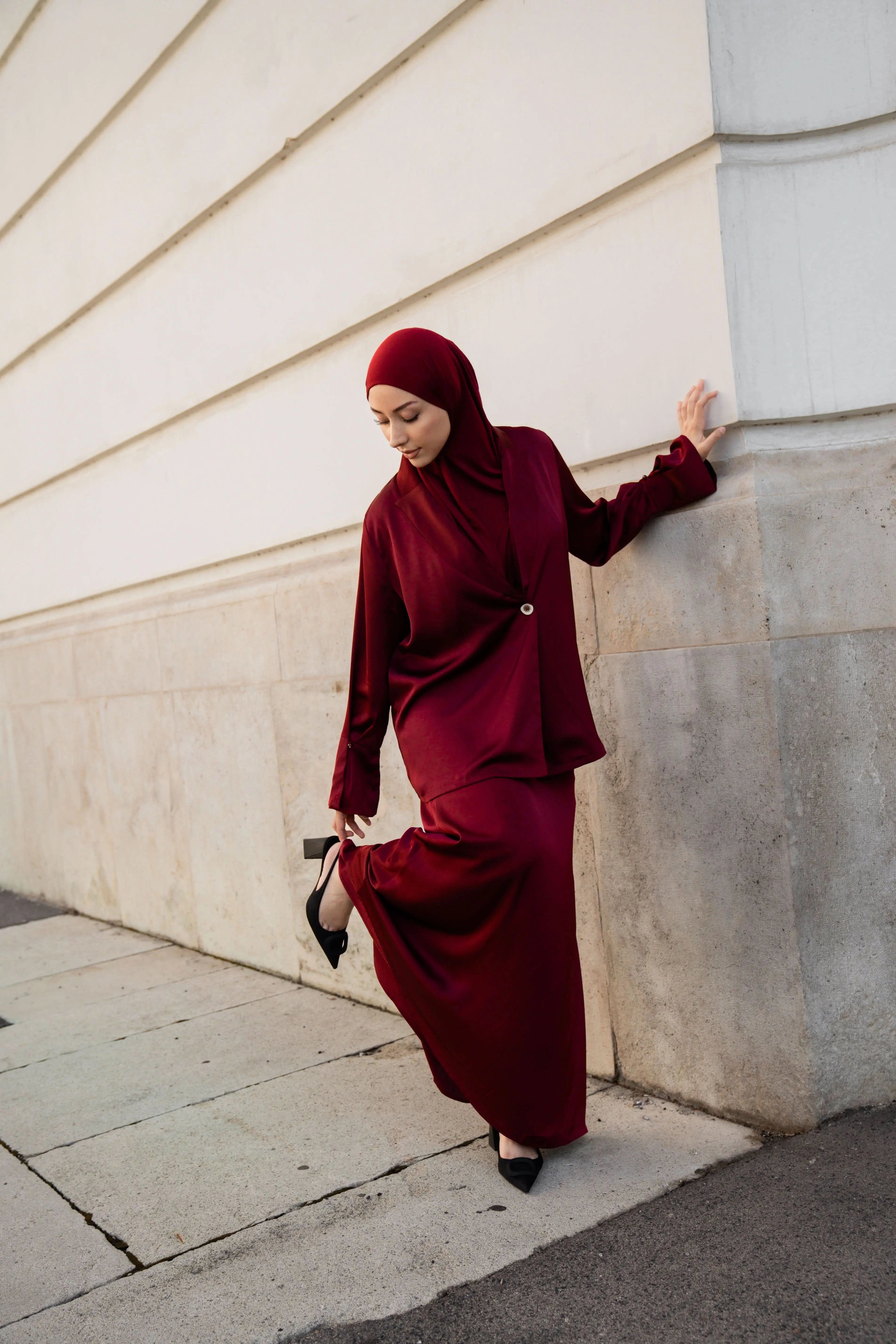 satin silk cardigan - bordeaux Losyana.Shop