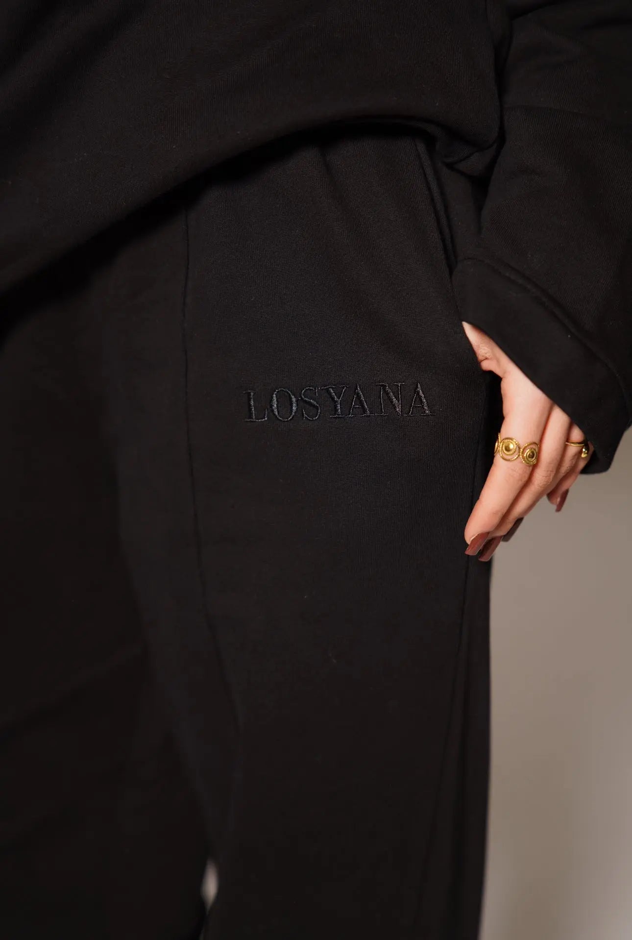 Lounge and Gym set - black Losyana.Shop