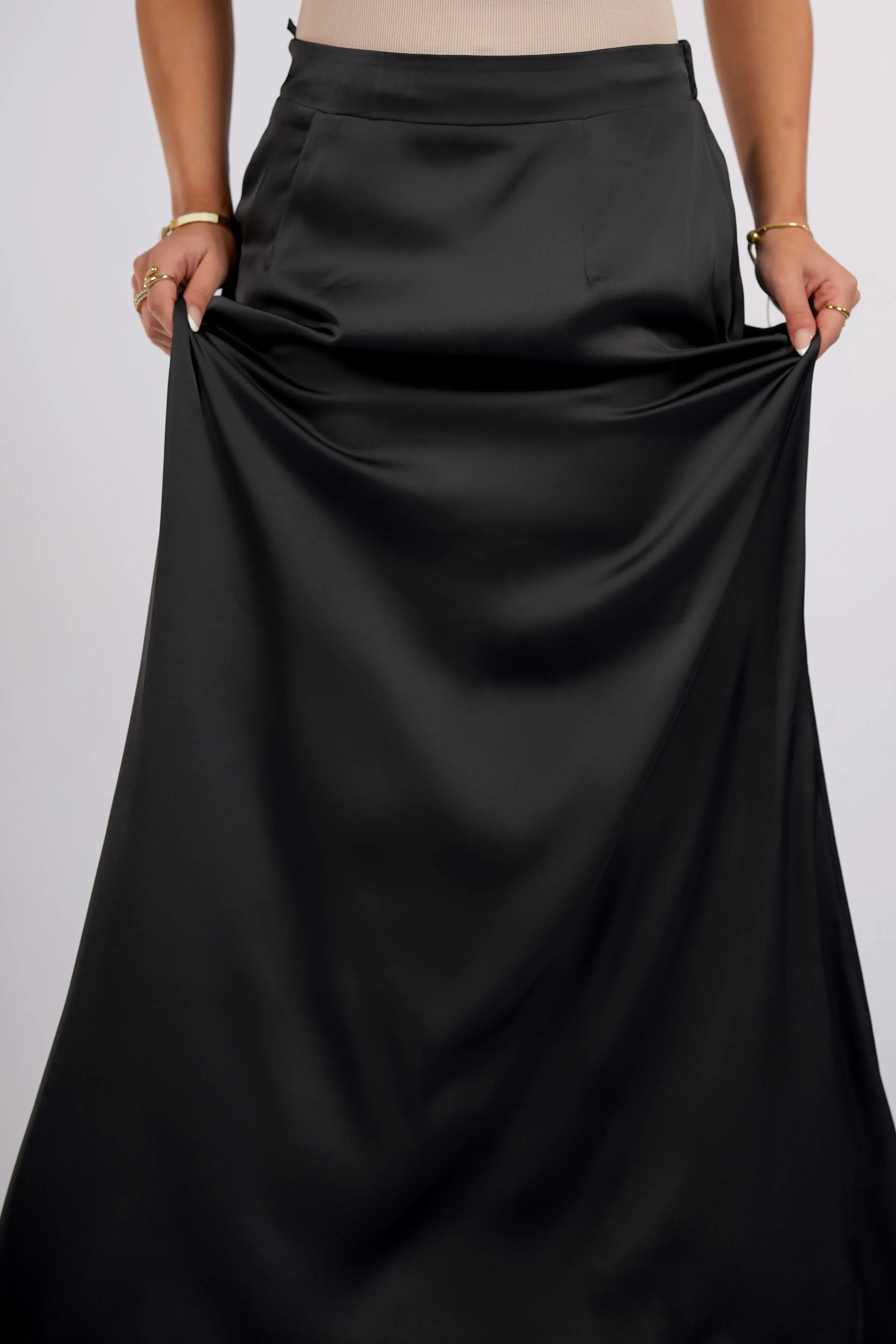 satin silk skirt - black Losyana.Shop