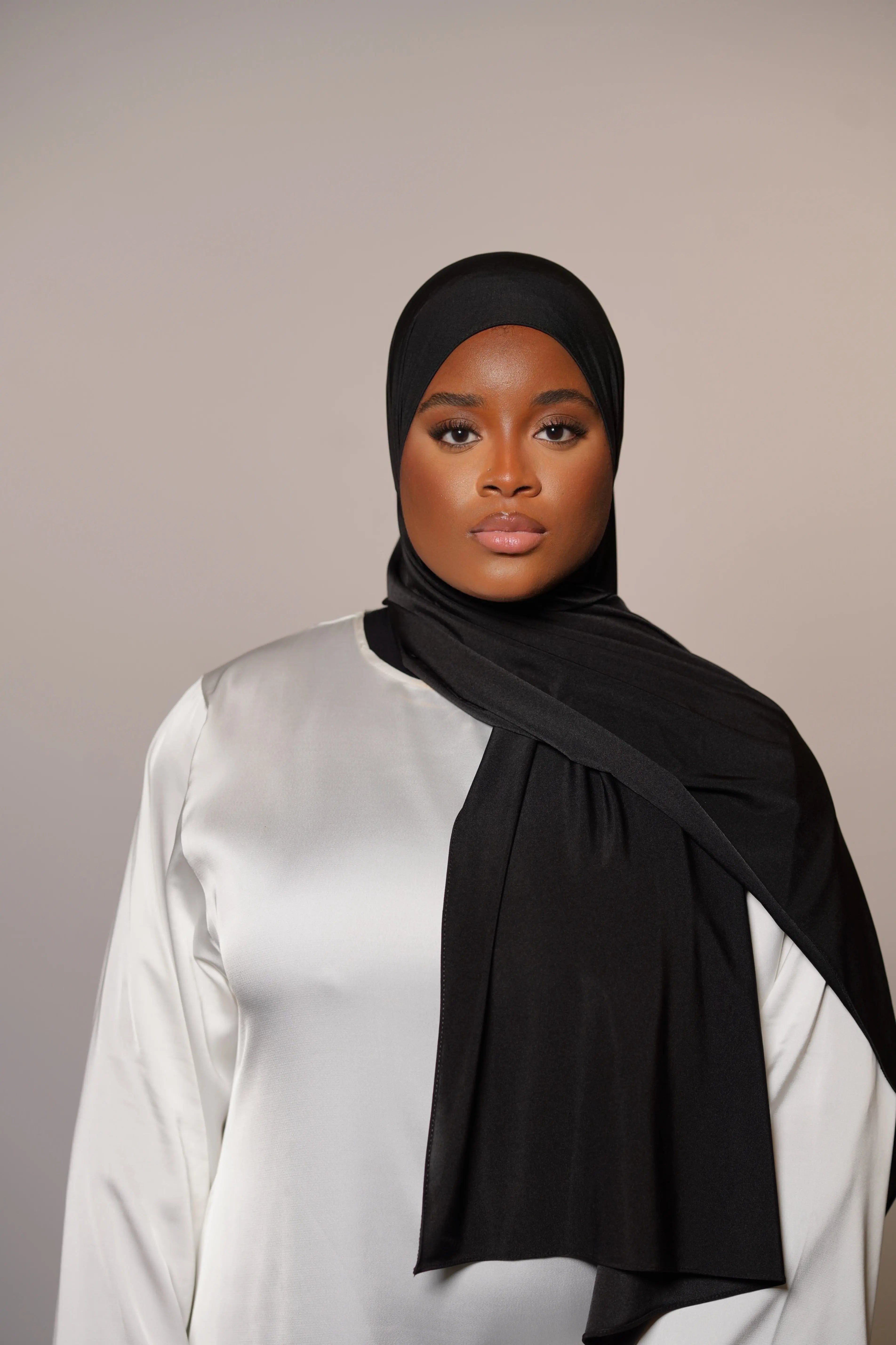 Satin Premium Jersey - black Losyana.Shop