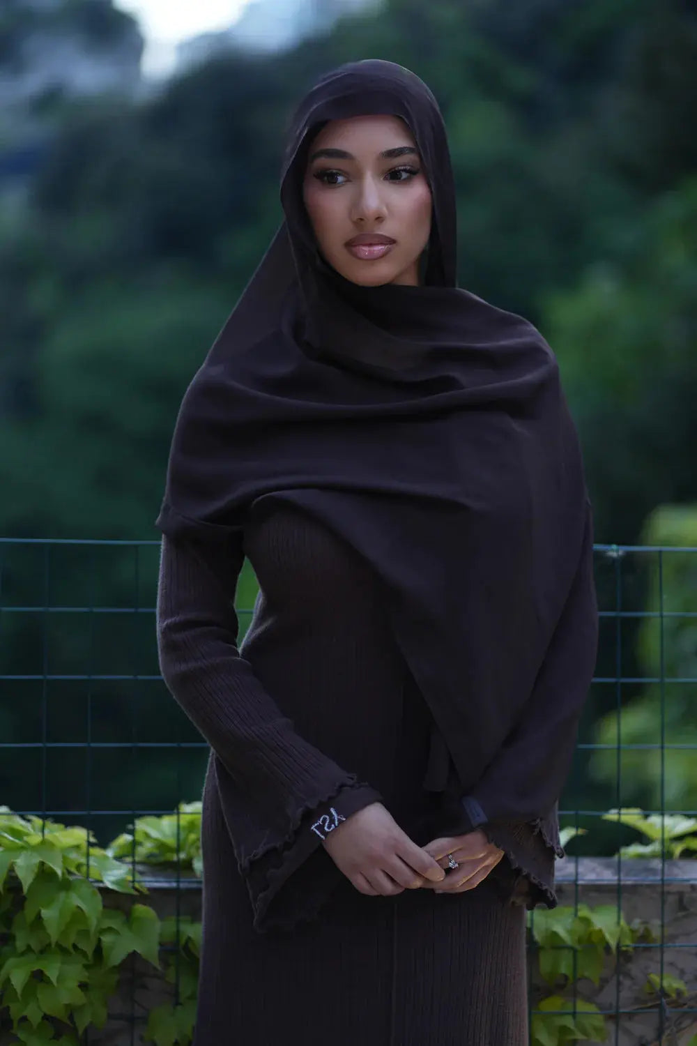 RUFFLED MAXI DRESS - ESPRESSO Losyana.nl