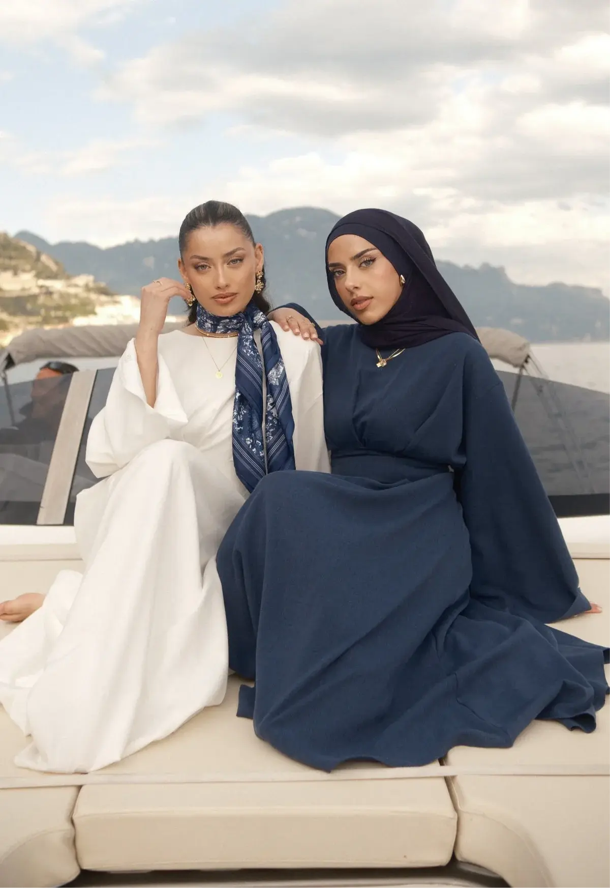 LA BALLEZA CORSET DRESS - NAVY Losyana.nl